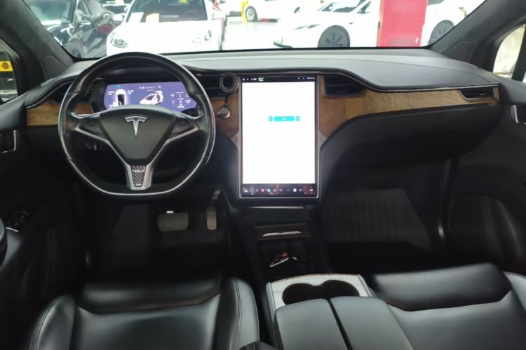 Used Tesla Model X 2019 Long-Range Version Center Console