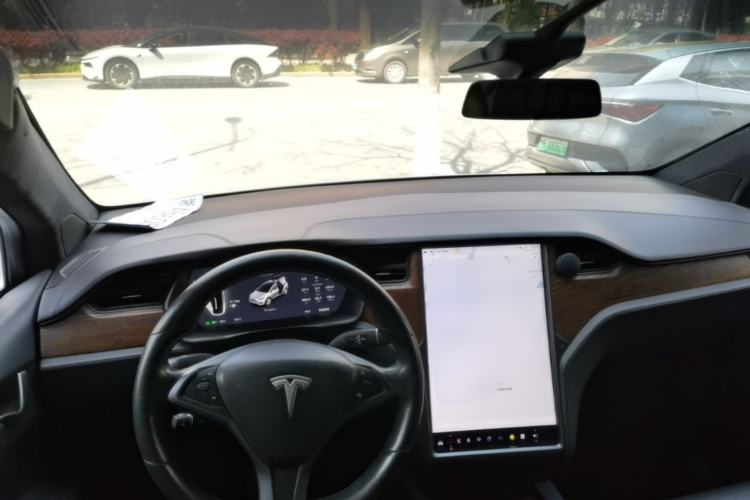 Used Tesla Model X 2019 Long-Range Version Center Console