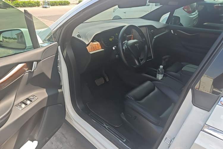 Used Tesla Model X 2019 Long-Range Version Driver Seat