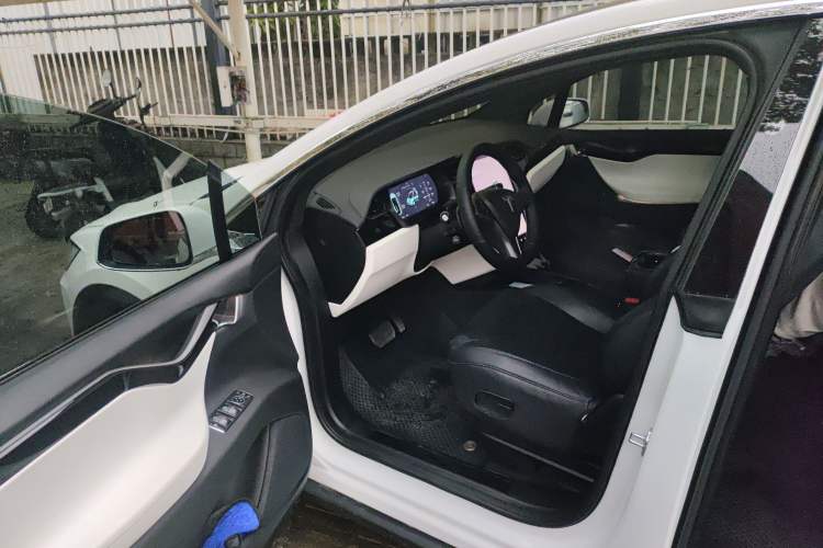 Used Tesla Model X 2019 Long-Range Version Driver Seat