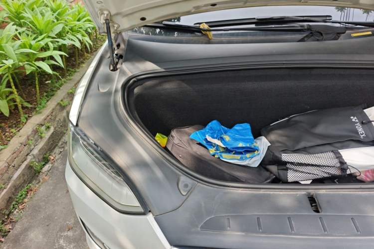 Used Tesla Model X 2019 Long-Range Version Engine Bay Right