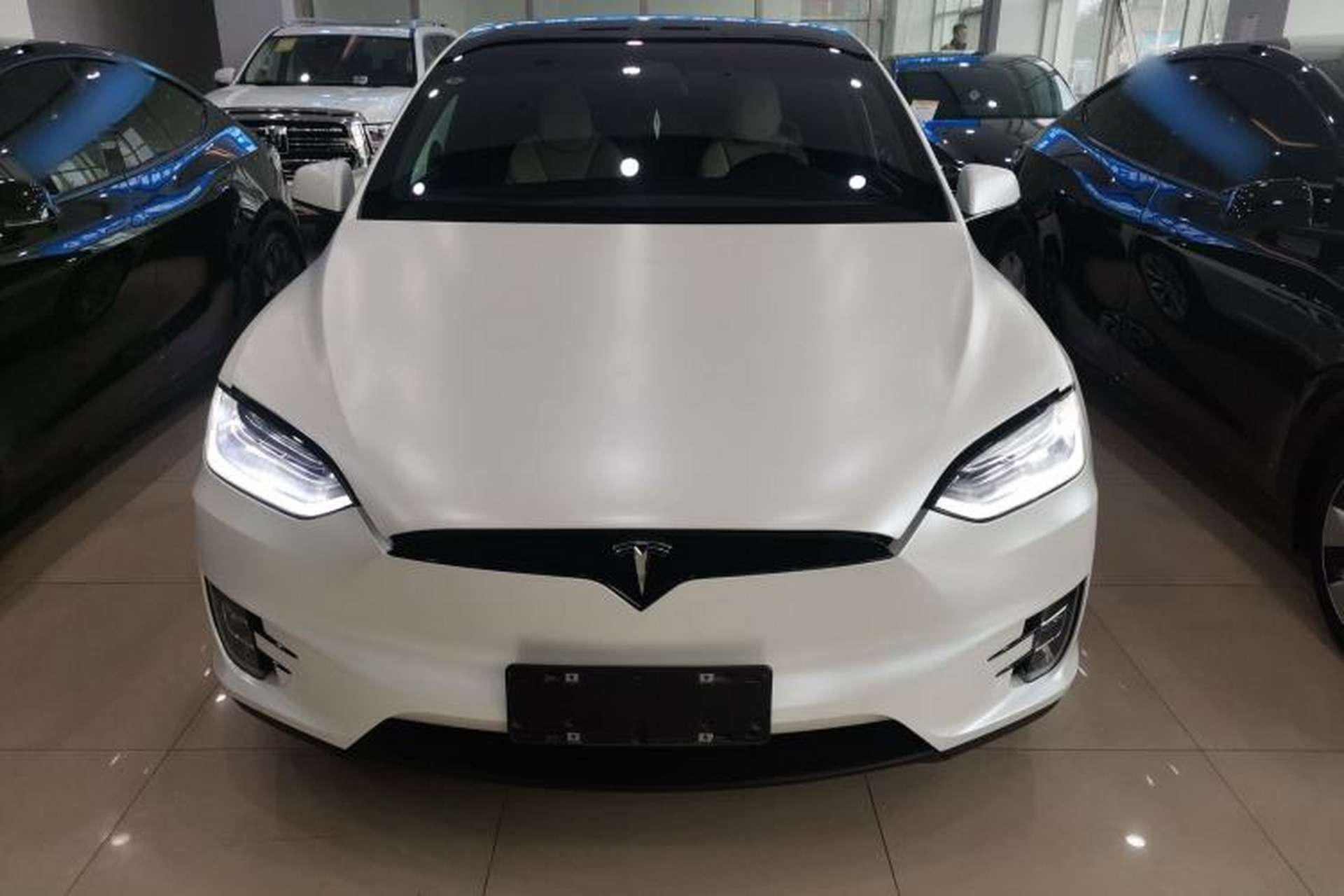 Used Tesla Model X 2019 Long-Range Version Exterior 1