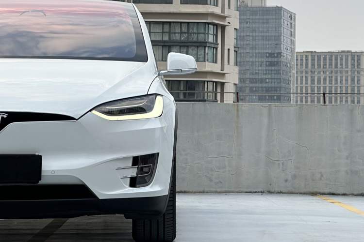 Used Tesla Model X 2019 Long-Range Version Exterior 12