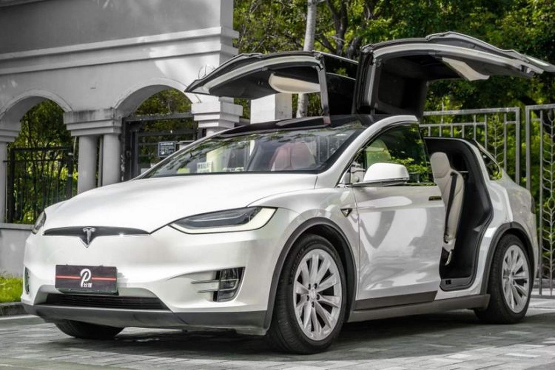 Used Tesla Model X 2019 Long-Range Version Exterior 3