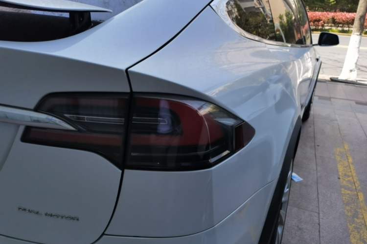 Used Tesla Model X 2019 Long-Range Version Exterior 3