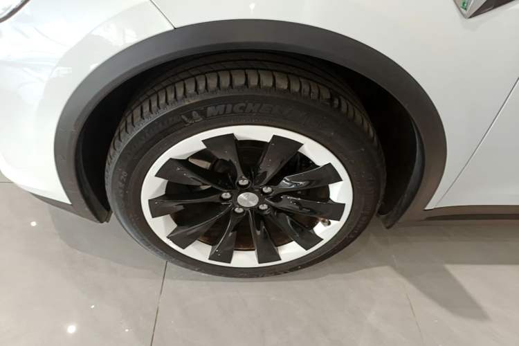 Used Tesla Model X 2019 Long-Range Version Exterior 4