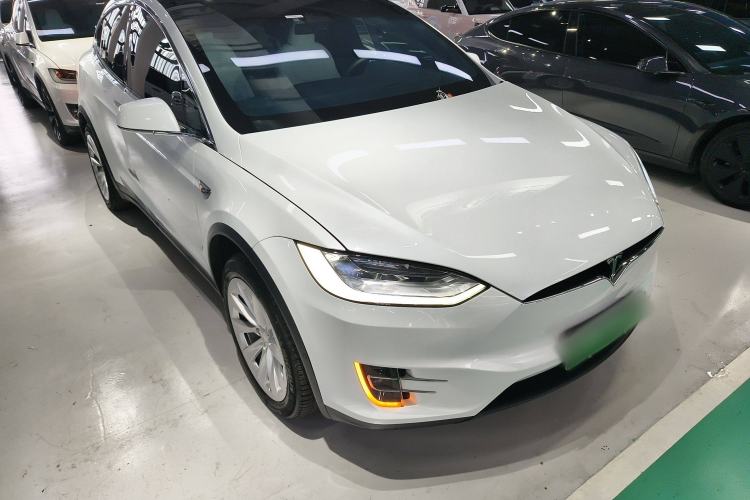 Used Tesla Model X 2019 Long-Range Version Front Right 45 Deg