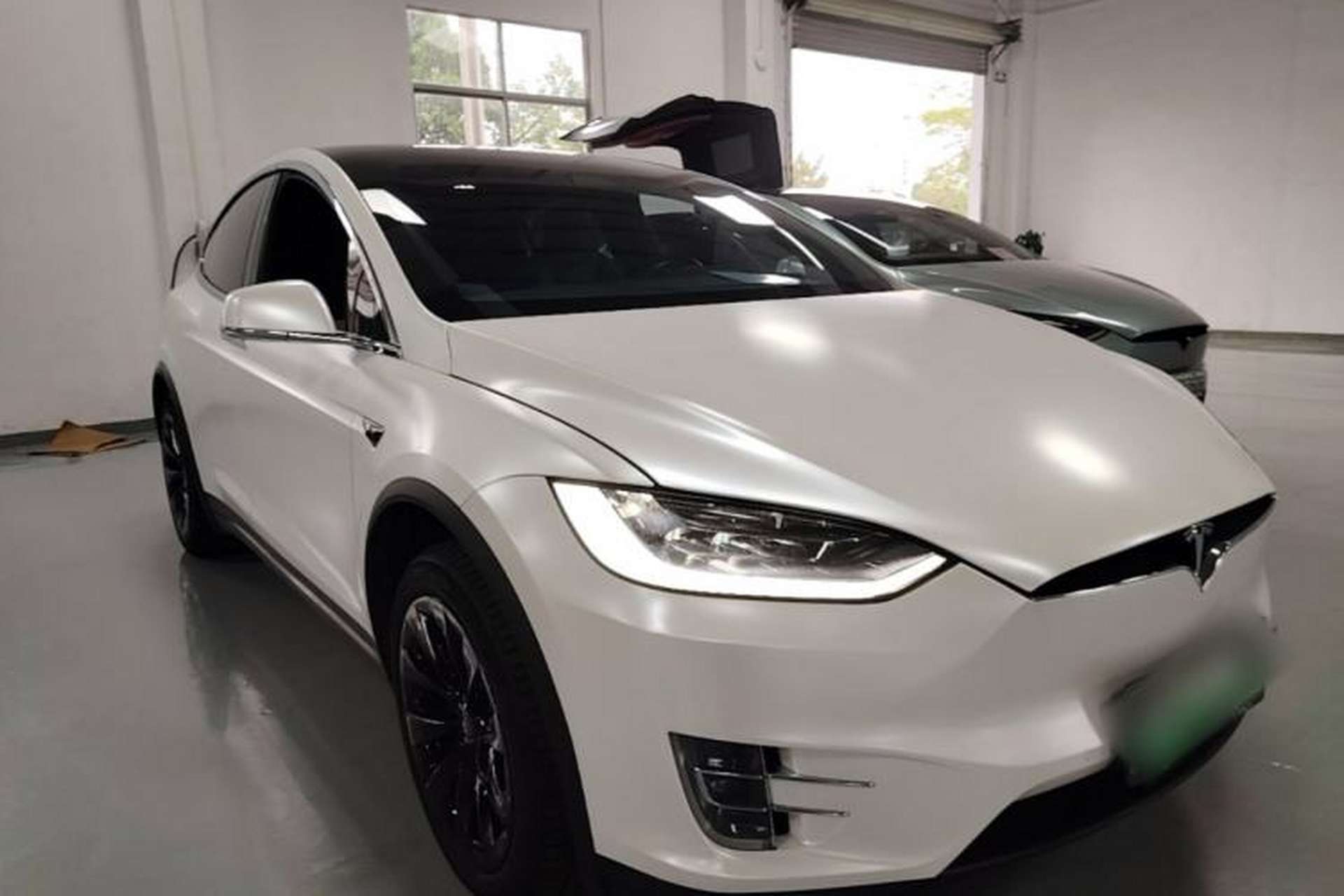 Used Tesla Model X 2019 Long-Range Version Front Right 45 Deg
