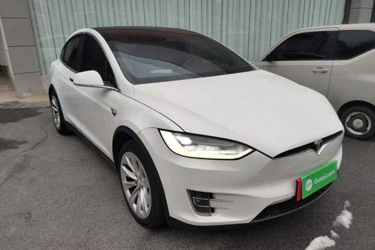 Used Tesla Model X 2019 Long-Range Version Front Right 45 Deg