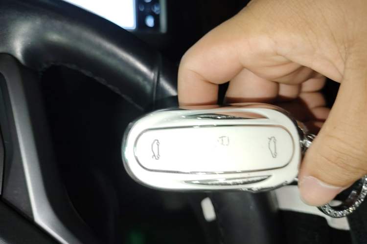Used Tesla Model X 2019 Long-Range Version Interior 1