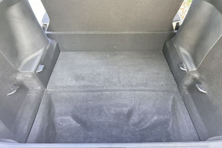 Used Tesla Model X 2019 Long-Range Version Interior 1