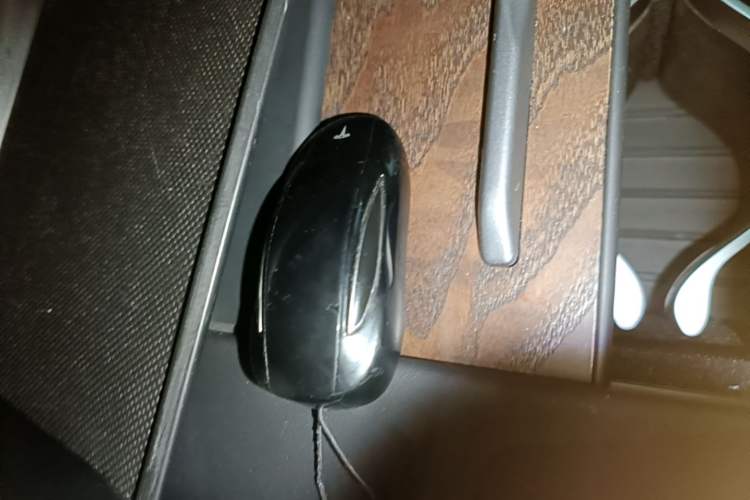 Used Tesla Model X 2019 Long-Range Version Interior 1