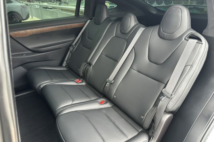 Used Tesla Model X 2019 Long-Range Version Interior 1