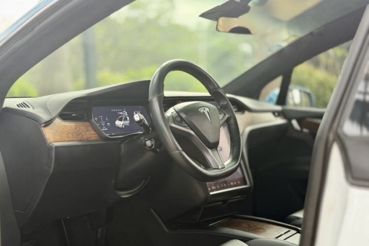 Used Tesla Model X 2019 Long-Range Version Interior 10