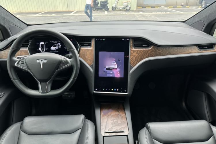 Used Tesla Model X 2019 Long-Range Version Interior 2