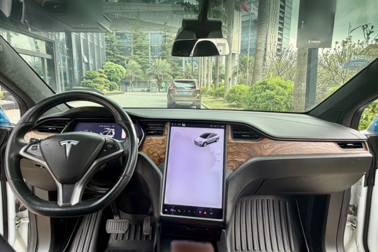 Used Tesla Model X 2019 Long-Range Version Interior 3