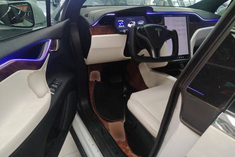 Used Tesla Model X 2019 Long-Range Version Interior 3