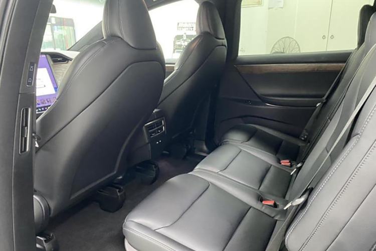 Used Tesla Model X 2019 Long-Range Version Interior 3