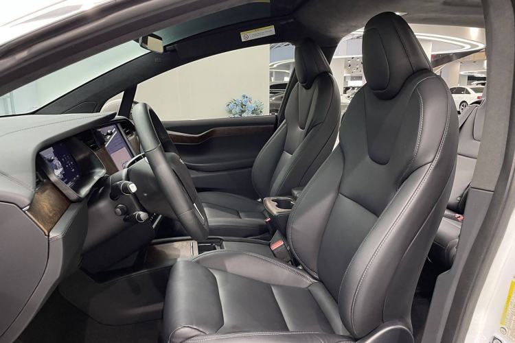 Used Tesla Model X 2019 Long-Range Version Interior 3