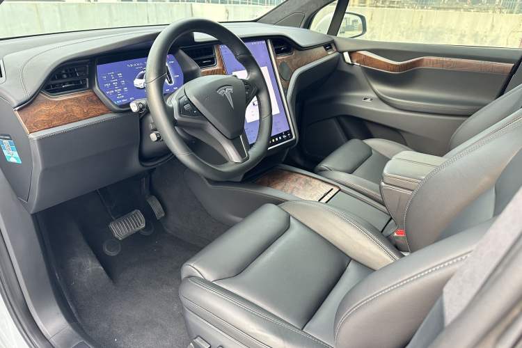 Used Tesla Model X 2019 Long-Range Version Interior 3