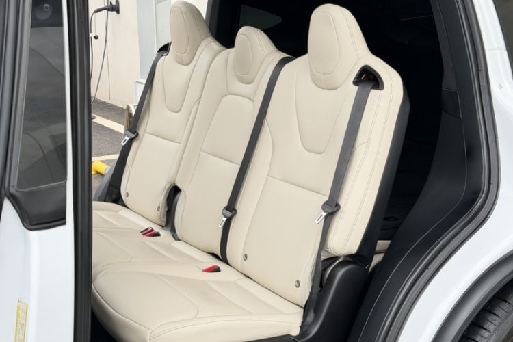 Used Tesla Model X 2019 Long-Range Version Interior 4