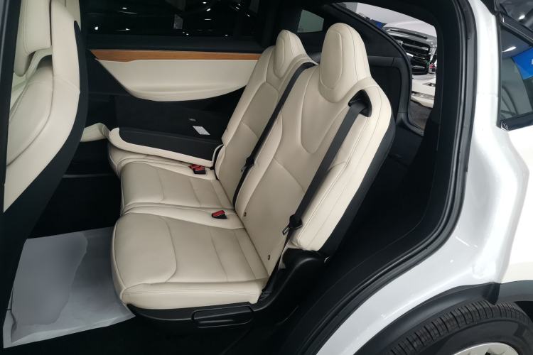 Used Tesla Model X 2019 Long-Range Version Interior 4