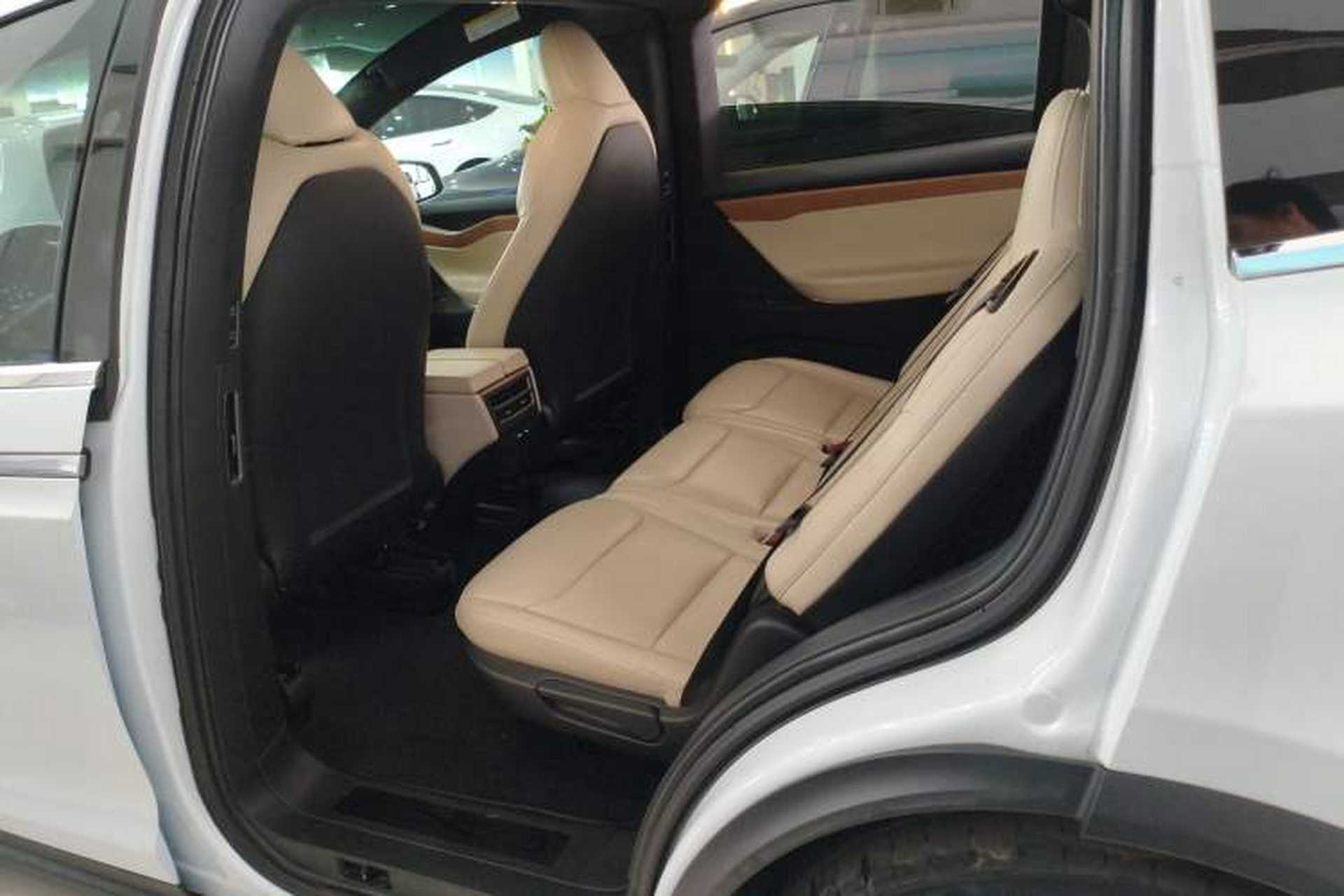 Used Tesla Model X 2019 Long-Range Version Interior 4