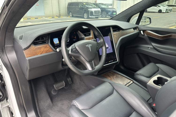 Used Tesla Model X 2019 Long-Range Version Interior 4