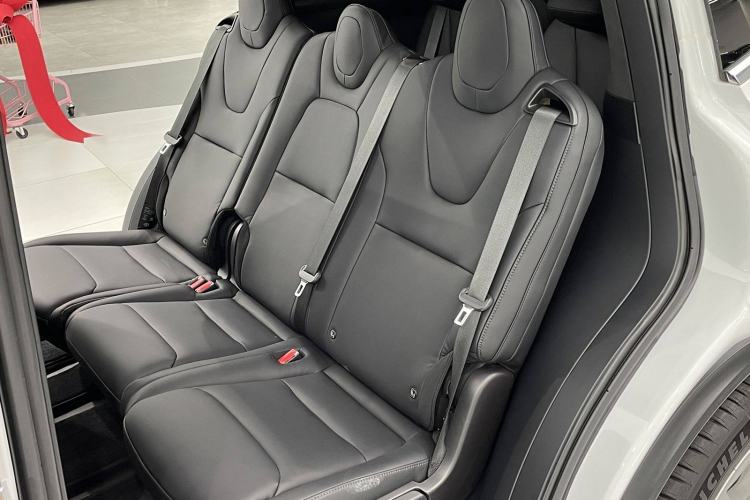 Used Tesla Model X 2019 Long-Range Version Interior 4