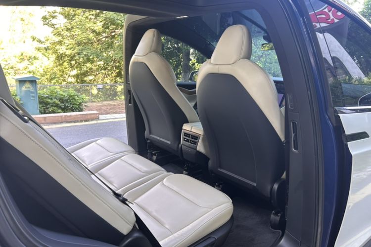 Used Tesla Model X 2019 Long-Range Version Interior 5