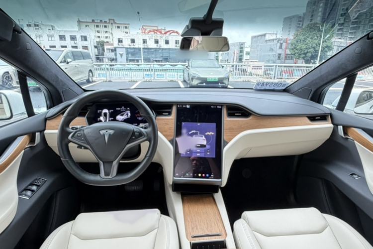 Used Tesla Model X 2019 Long-Range Version Interior 5
