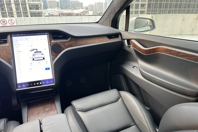Used Tesla Model X 2019 Long-Range Version Interior 5