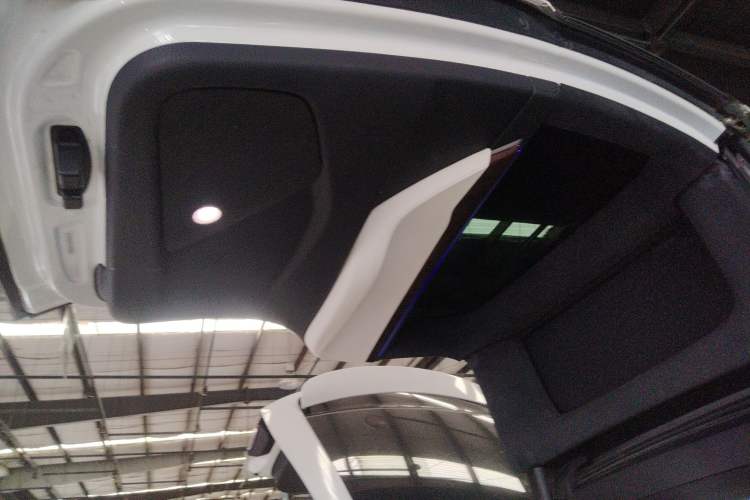 Used Tesla Model X 2019 Long-Range Version Interior 6