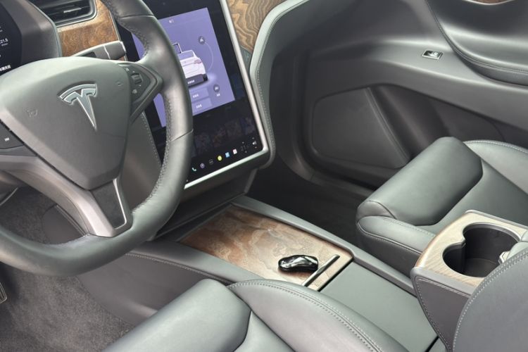 Used Tesla Model X 2019 Long-Range Version Interior 6