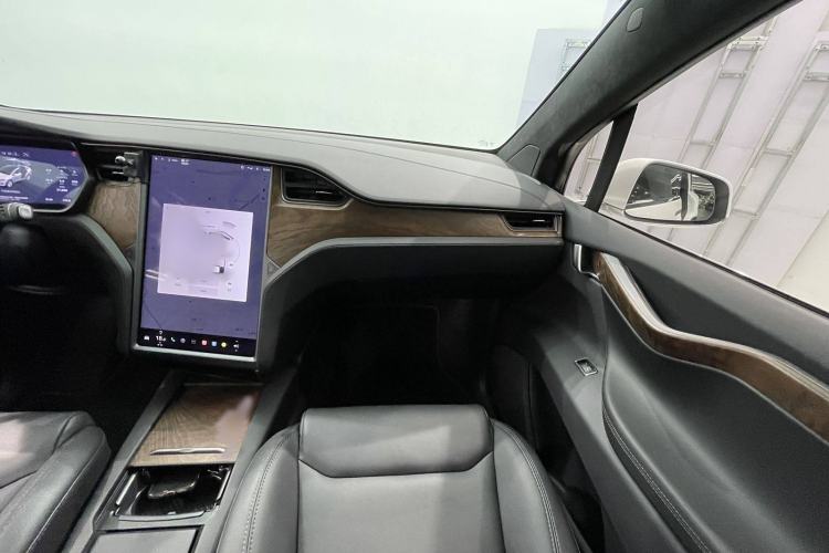 Used Tesla Model X 2019 Long-Range Version Interior 6