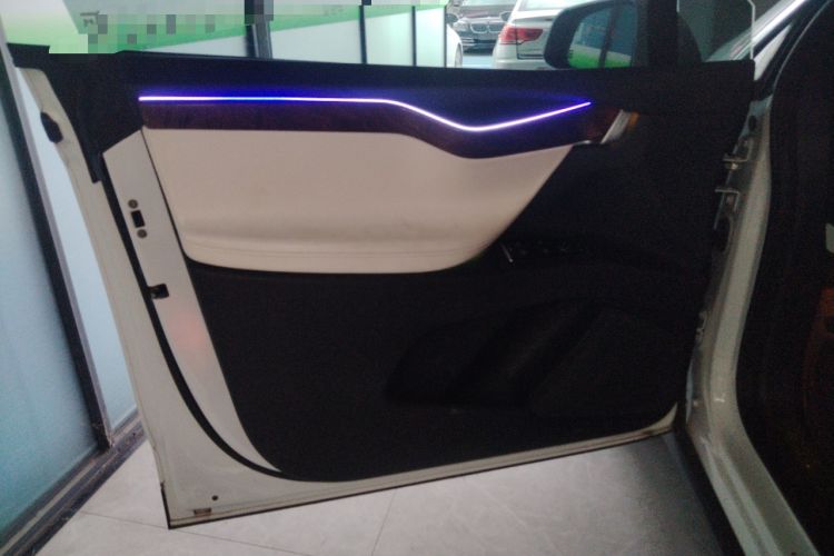 Used Tesla Model X 2019 Long-Range Version Interior 7