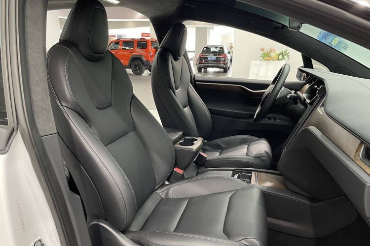 Used Tesla Model X 2019 Long-Range Version Interior 7