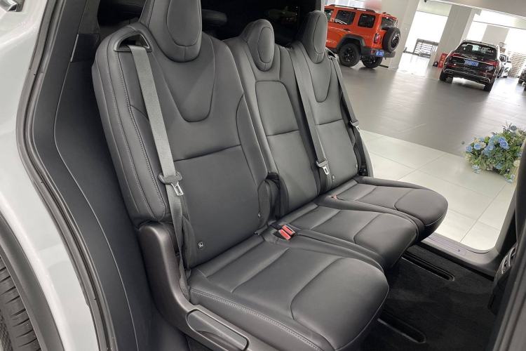 Used Tesla Model X 2019 Long-Range Version Interior 8