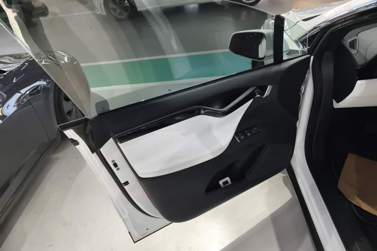 Used Tesla Model X 2019 Long-Range Version Left Front Door Interior