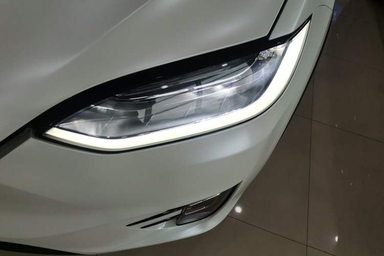 Used Tesla Model X 2019 Long-Range Version Left Front Headlight