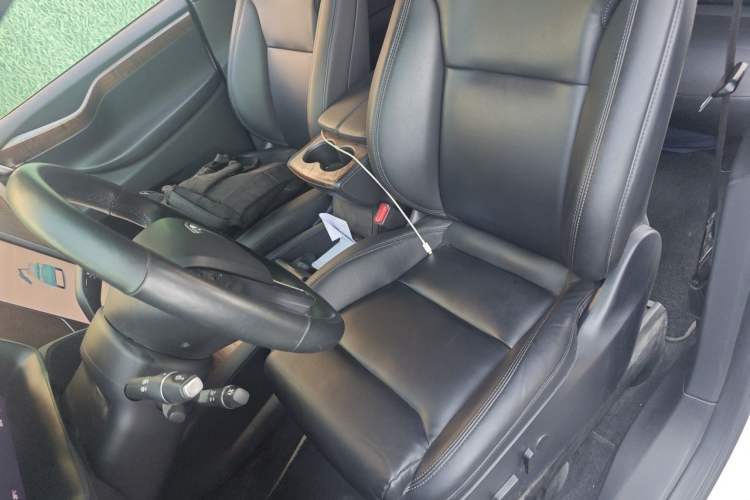 Used Tesla Model X 2019 Long-Range Version Left Front Seat