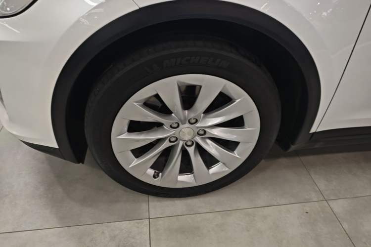 Used Tesla Model X 2019 Long-Range Version Left Front Wheel Hub