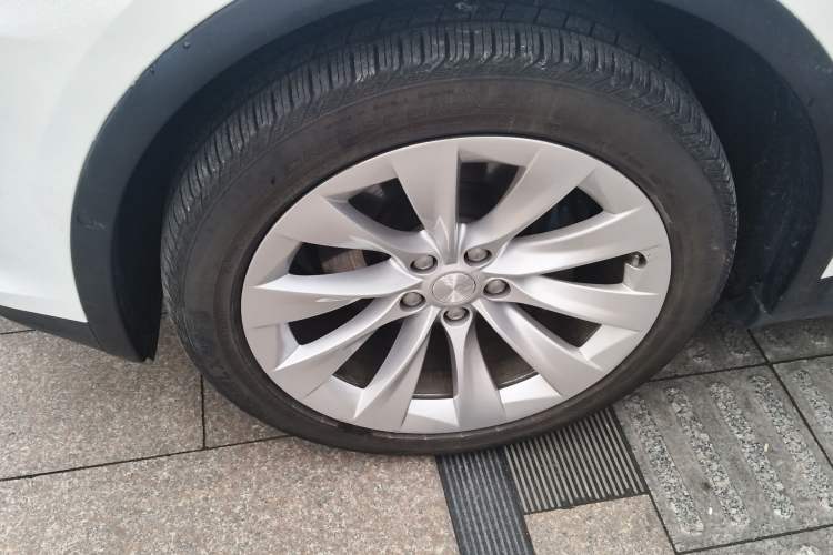 Used Tesla Model X 2019 Long-Range Version Left Front Wheel Hub