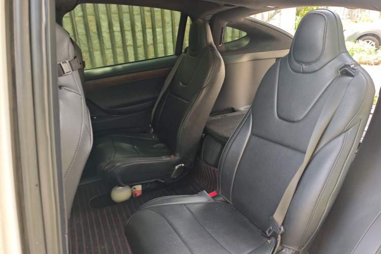 Used Tesla Model X 2019 Long-Range Version Left Rear Seat