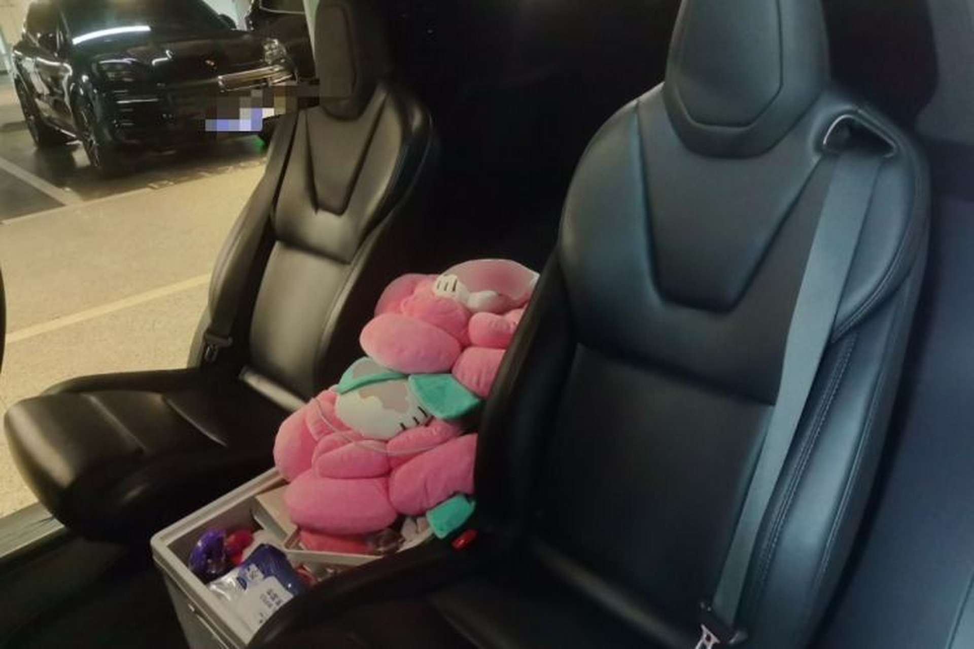 Used Tesla Model X 2019 Long-Range Version Left Rear Seat