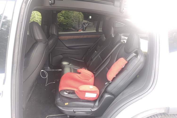 Used Tesla Model X 2019 Long-Range Version Left Rear Seat