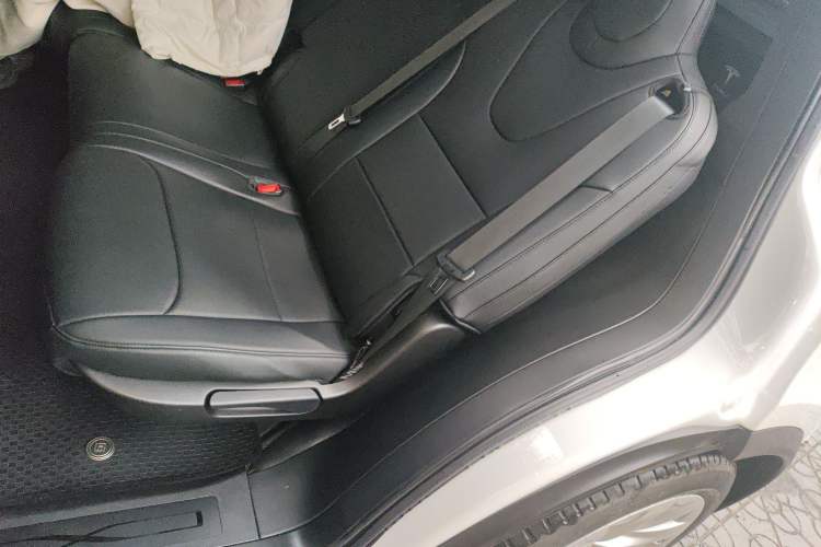 Used Tesla Model X 2019 Long-Range Version Left Rear Seat