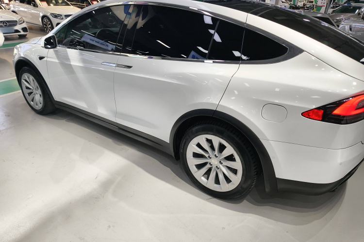 Used Tesla Model X 2019 Long-Range Version Left Side