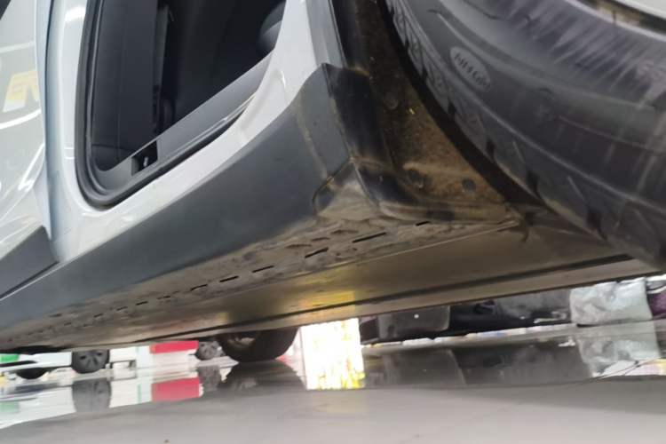 Used Tesla Model X 2019 Long-Range Version Left Side Sill