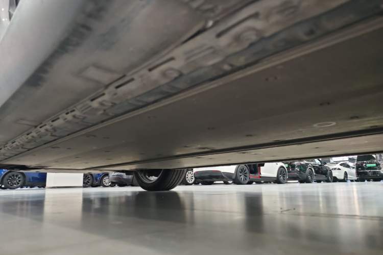 Used Tesla Model X 2019 Performance High-Performance Edition Left Side Sill